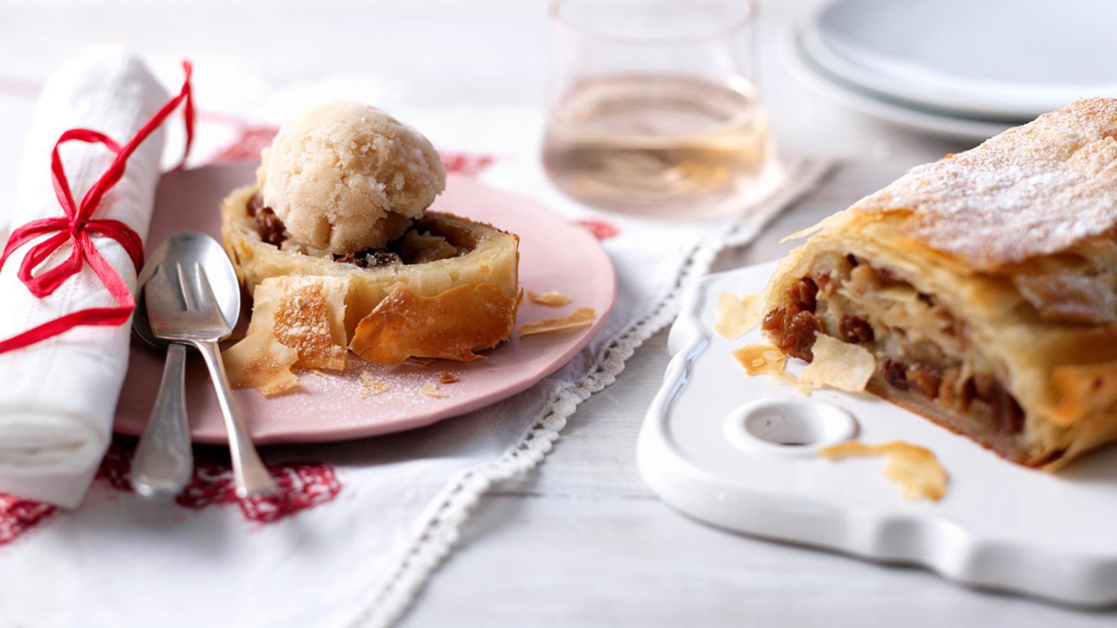 Earl Grey sorbet with pear, Earl Grey and cinnamon strudel