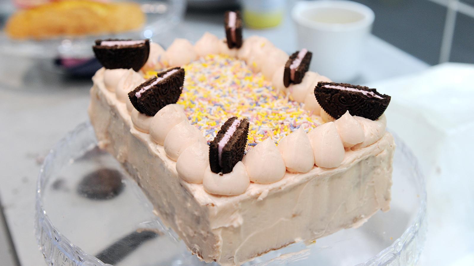 Cake recipes - BBC Food