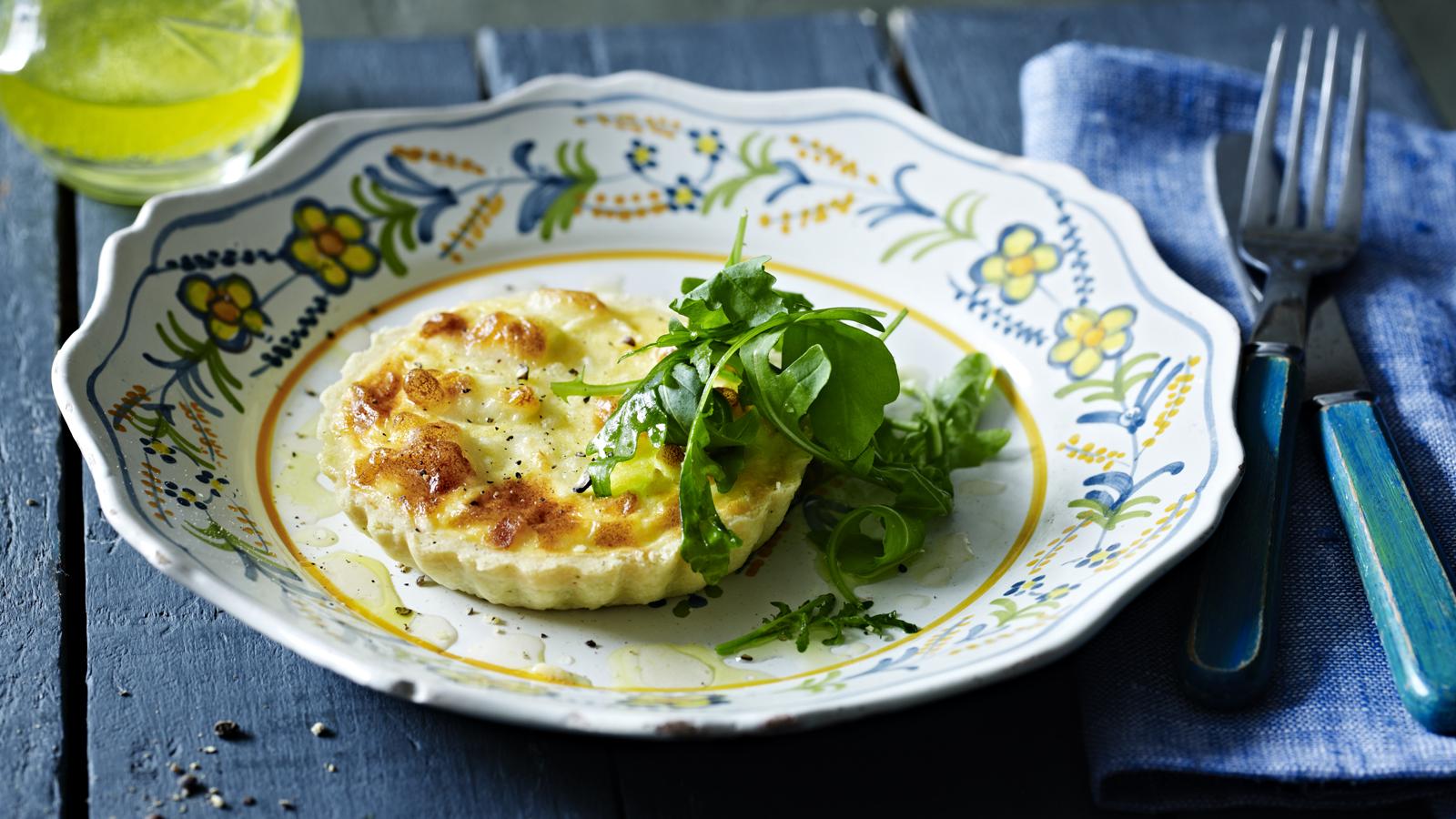 Goats' cheese and onion tarts
