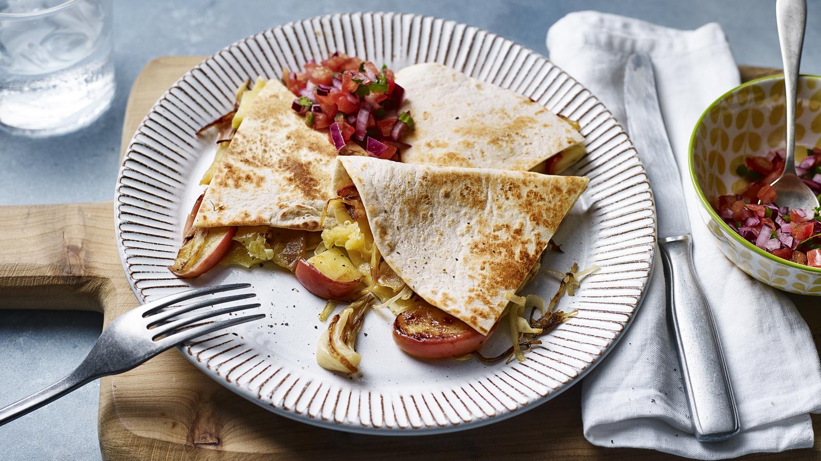 Gouda quesadillas with caramelised apples and onions 