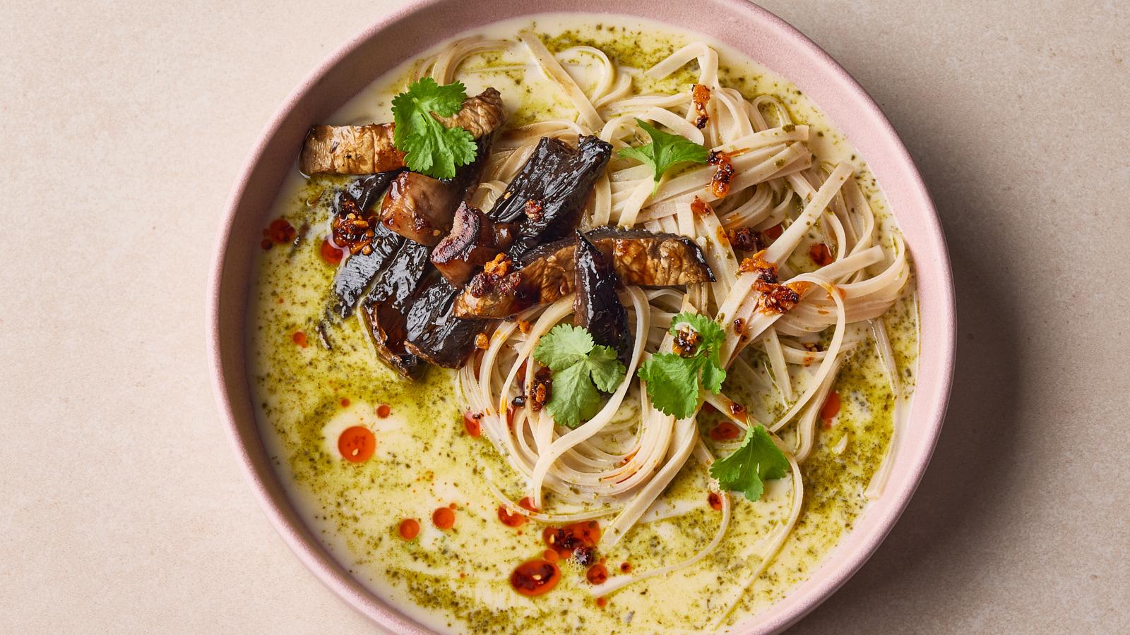 Green curry noodle soup