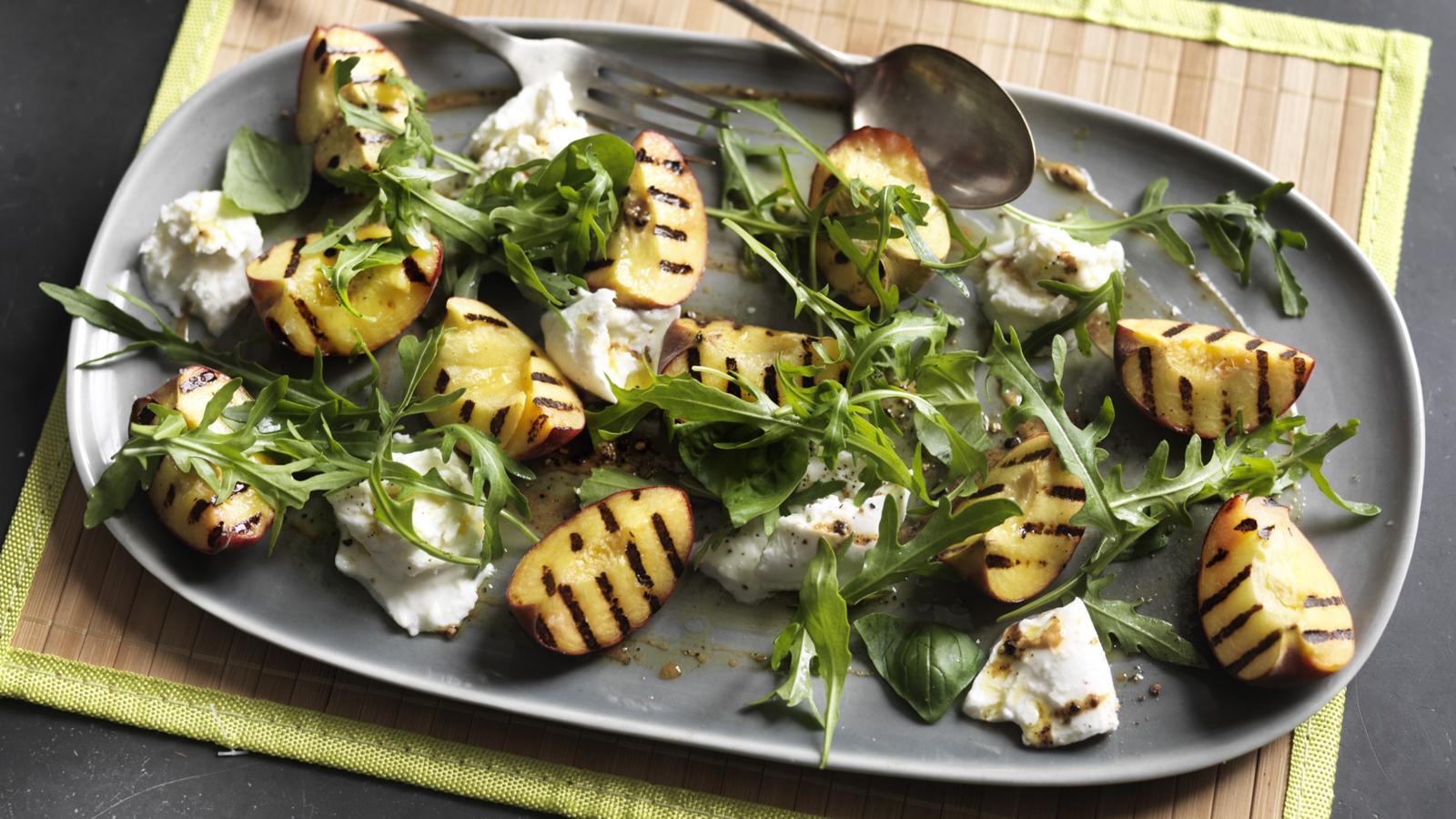 Grilled peach, burrata and basil salad with Dijon dressing-image