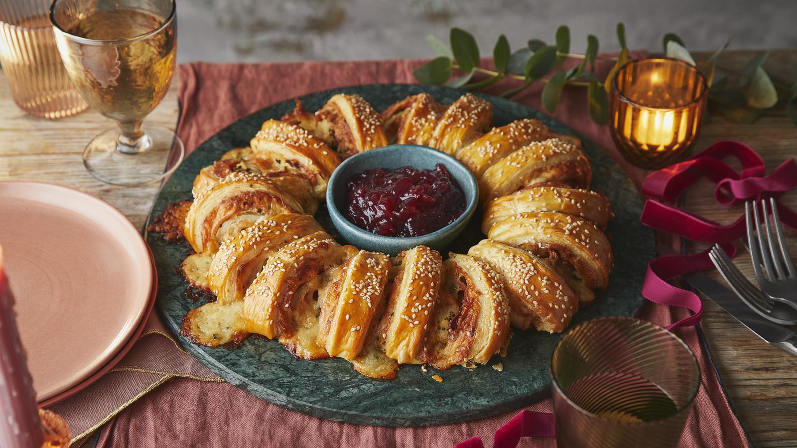 Ham and gruyère wreath