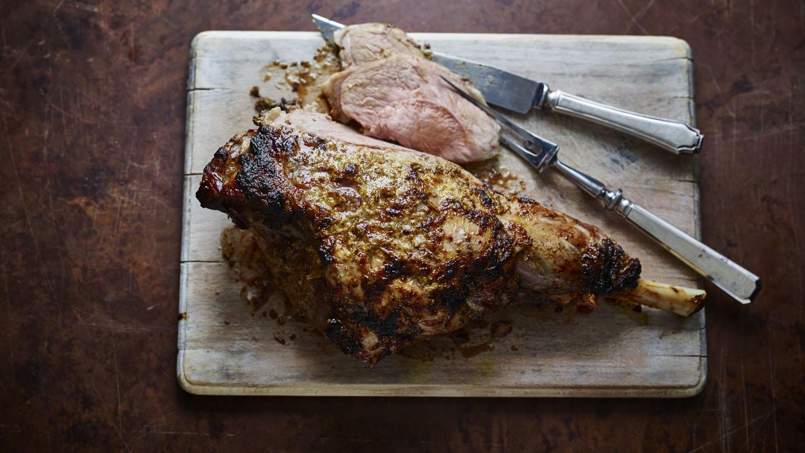 Herbed leg of lamb 