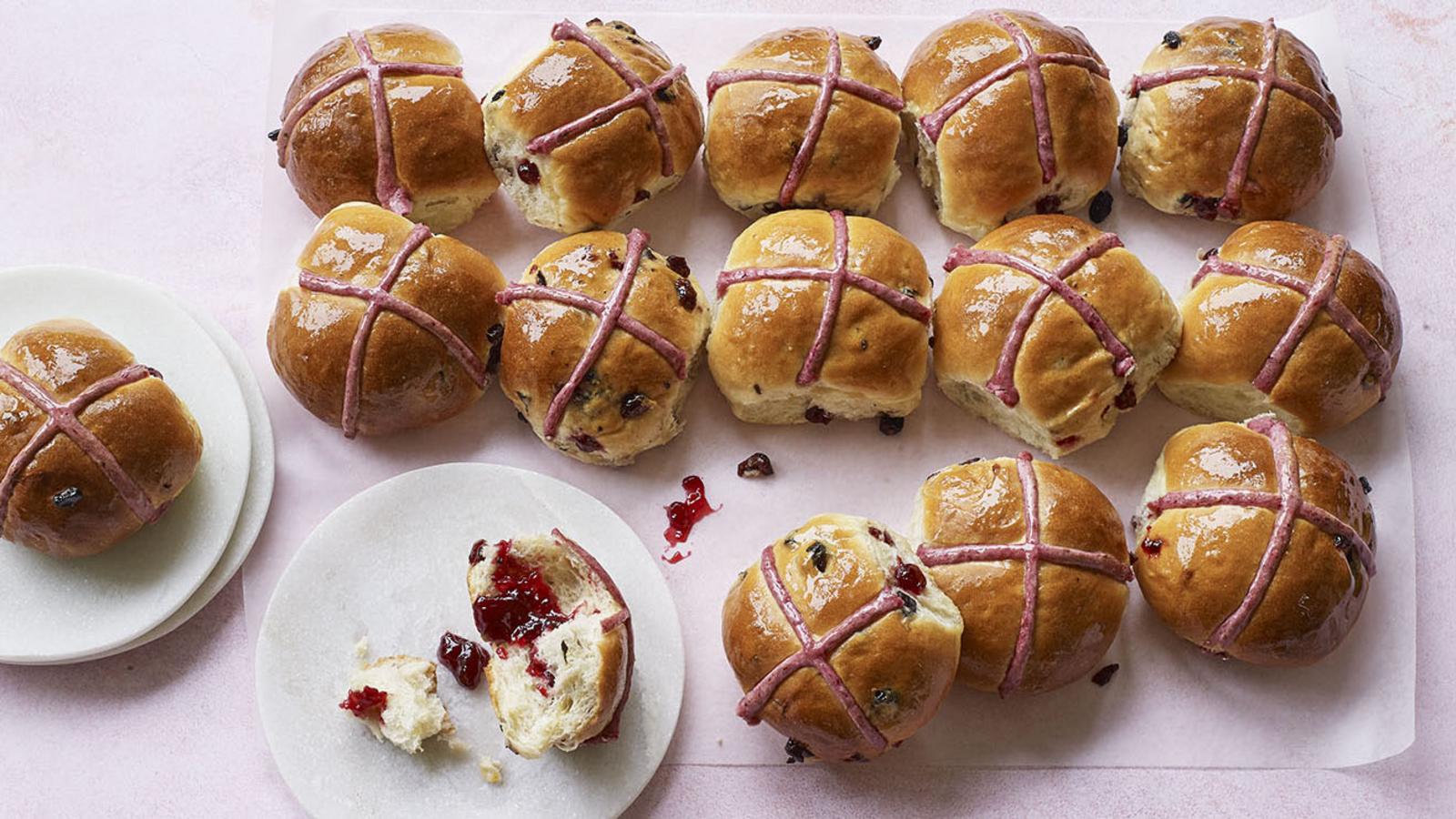 Nadiya's hot cross buns