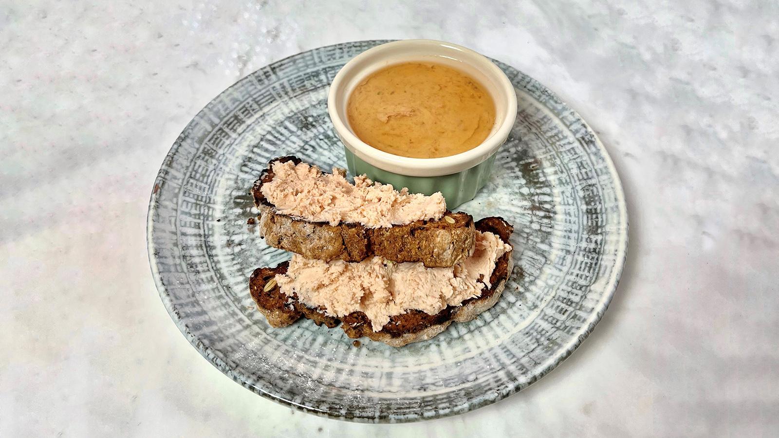 Hot smoked trout pâté, whisky jelly and treacle soda bread