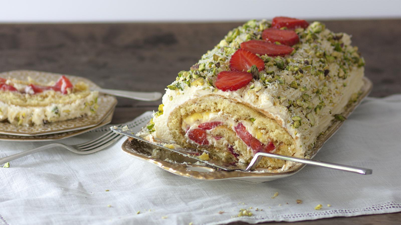 Lemon and strawberry roulade recipe - BBC Food