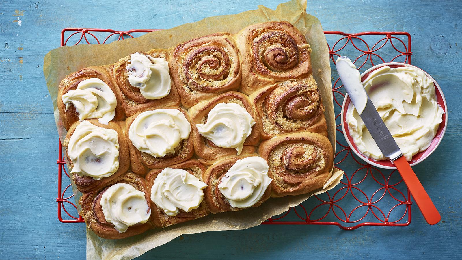 Lemon drizzle swirls