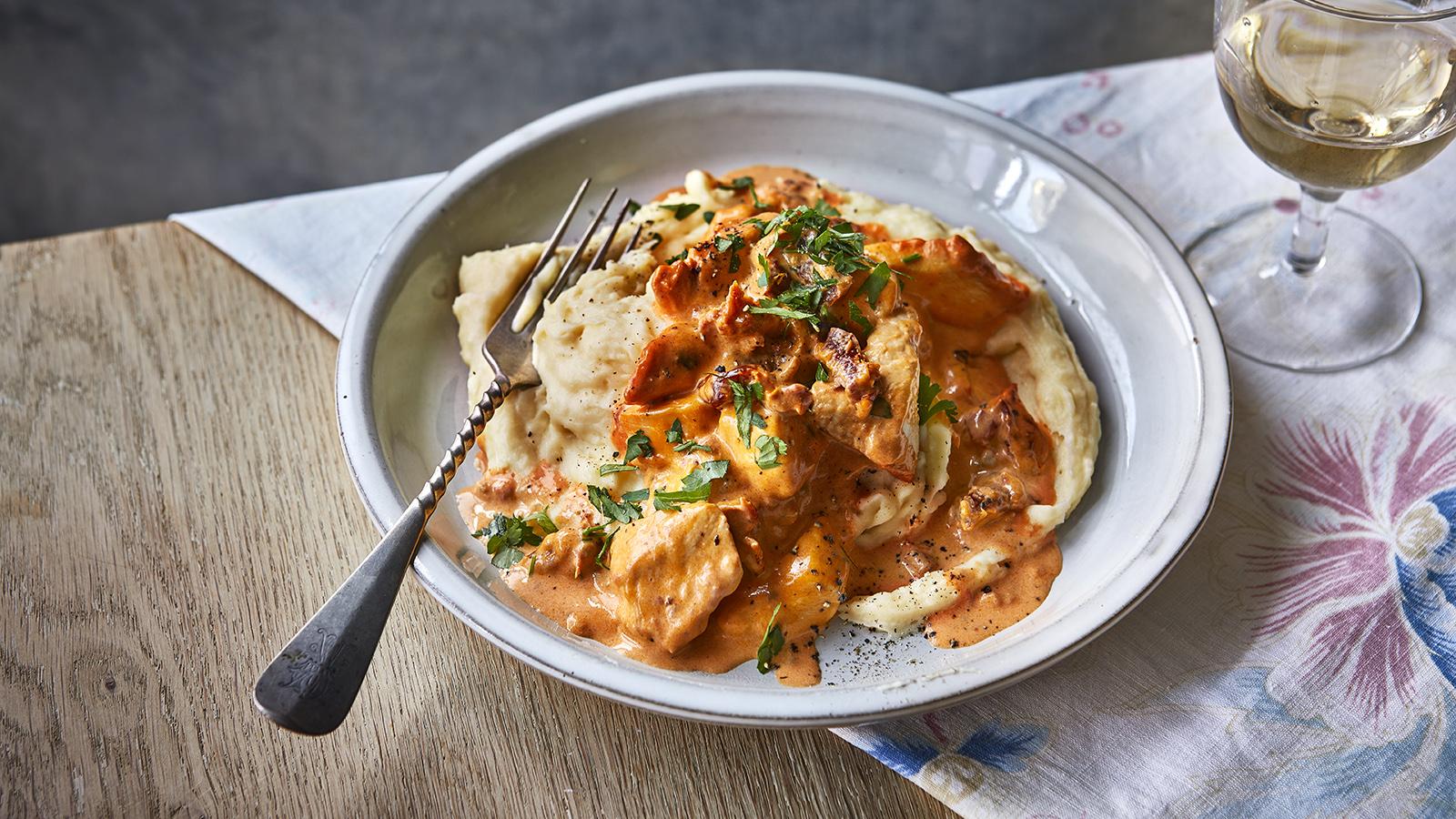 'Marry me' chicken with cheesy mash