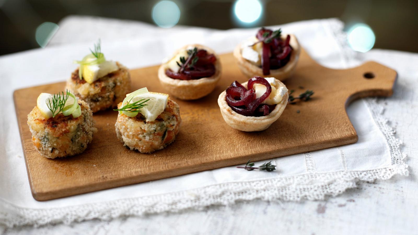 Mini smoked salmon and dill cakes