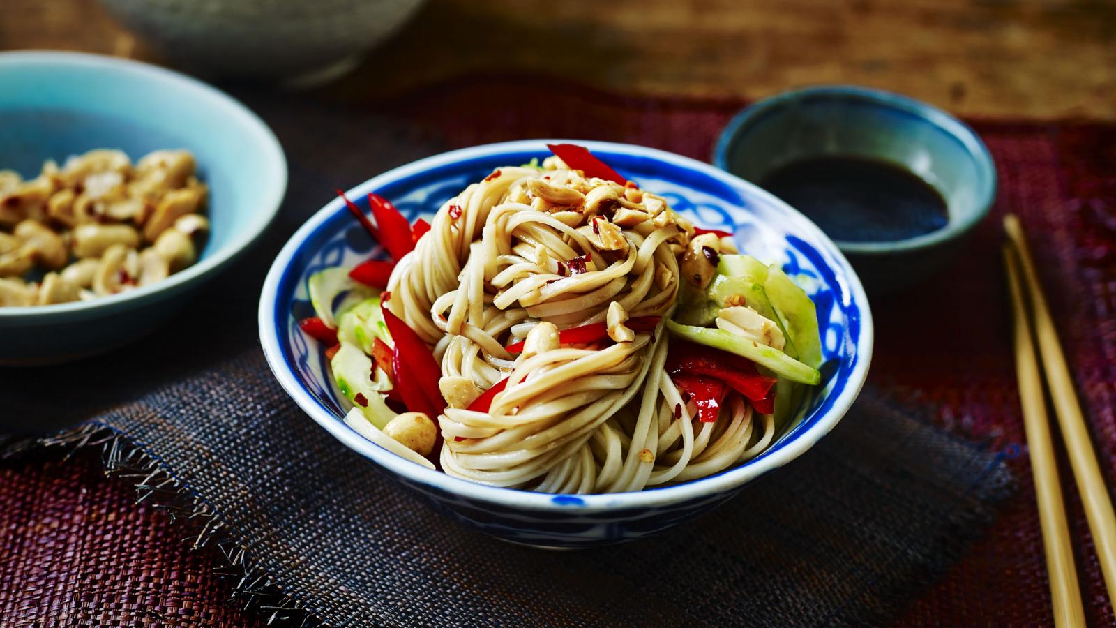 Noodle salad with chilli nuts