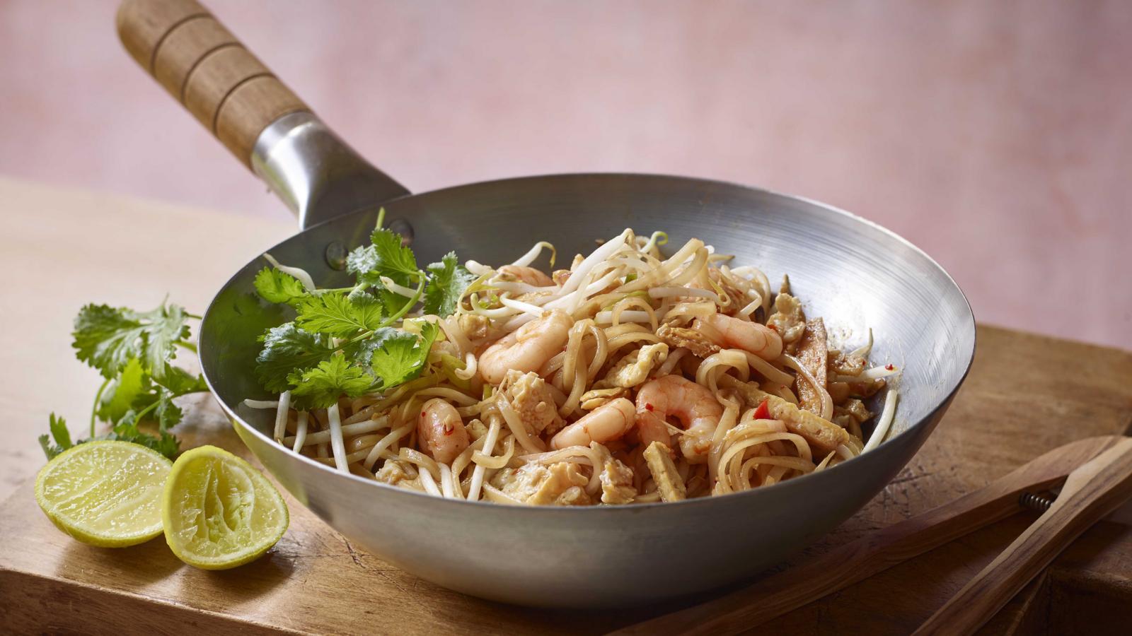 Pad Thai with prawns