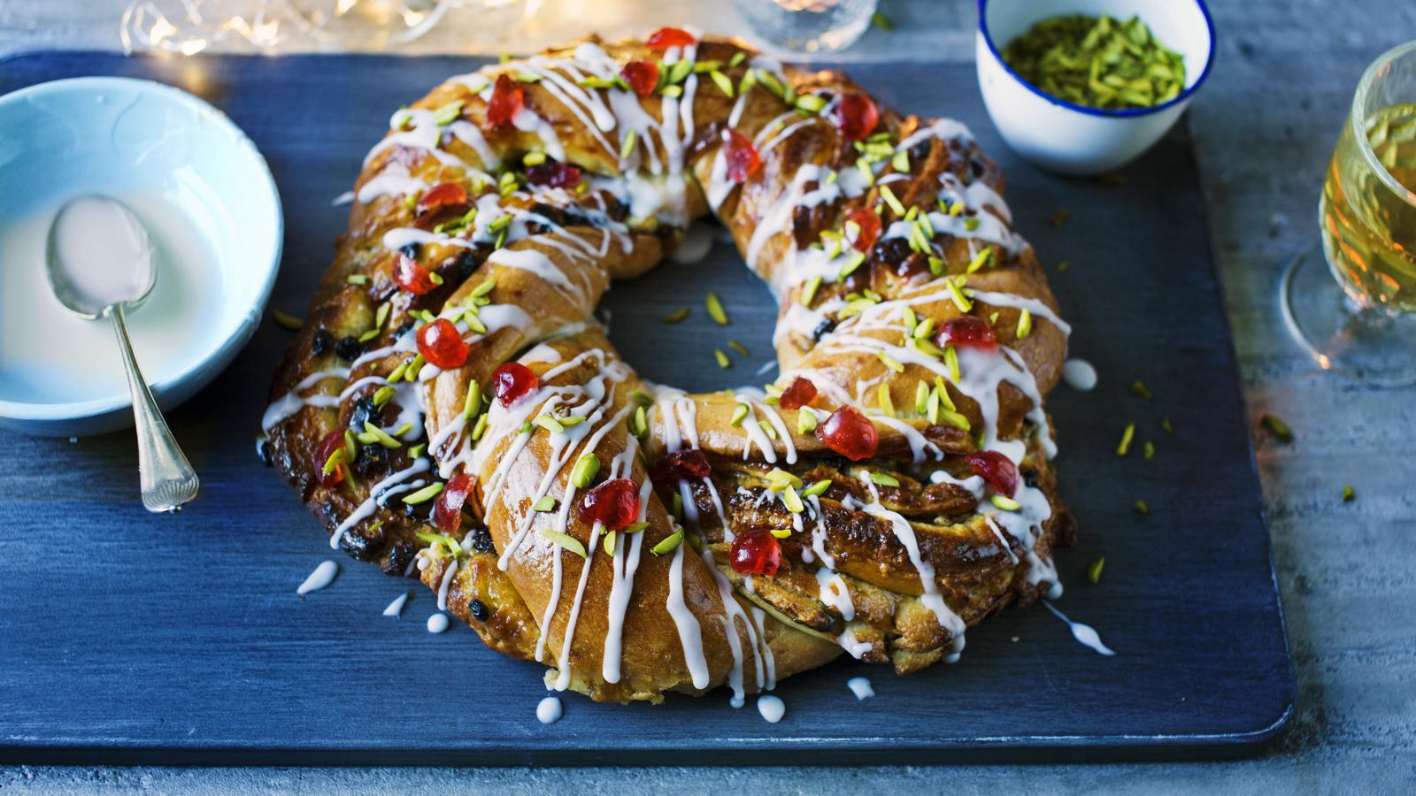 Mincemeat and marzipan couronne