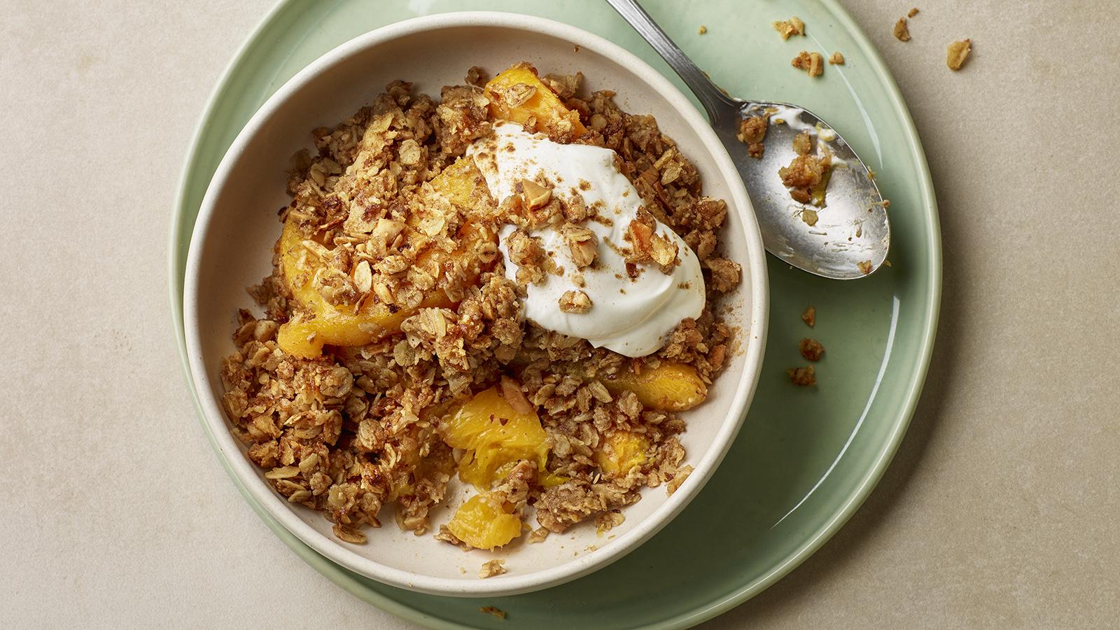 Peach and almond breakfast crumble