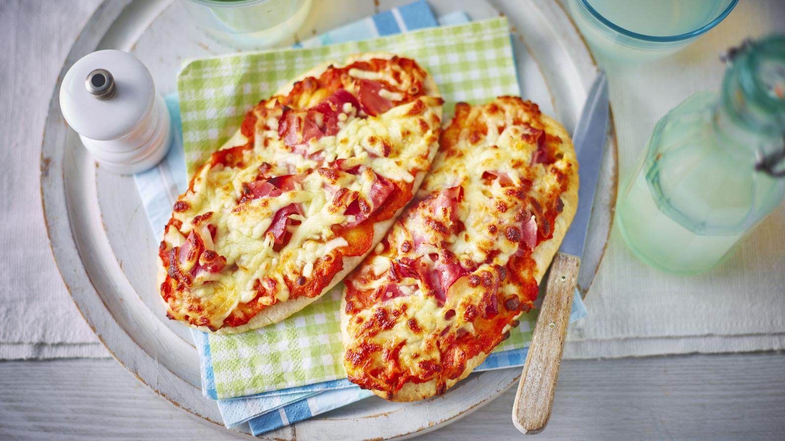 Pitta pizzas 