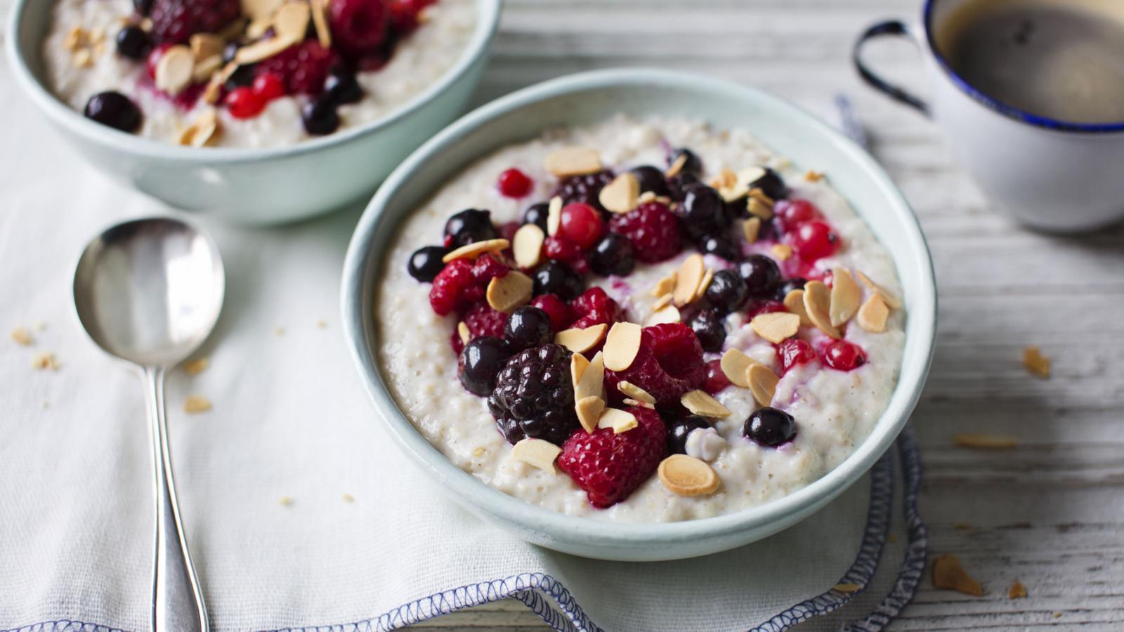 Porridge with berries recipe - BBC Food