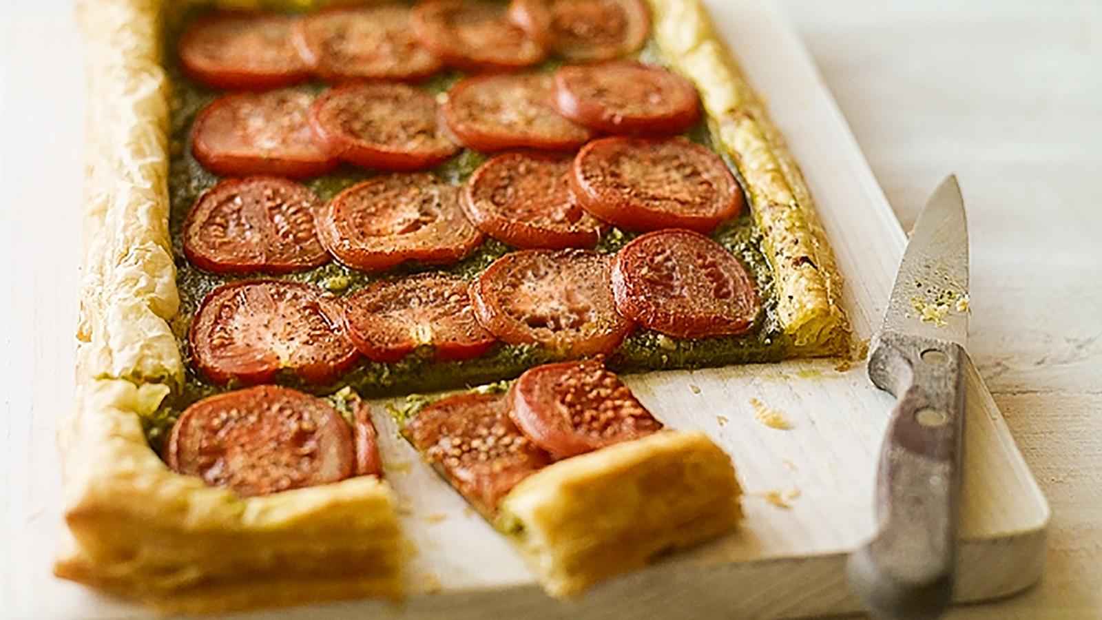Quick tomato and basil tart