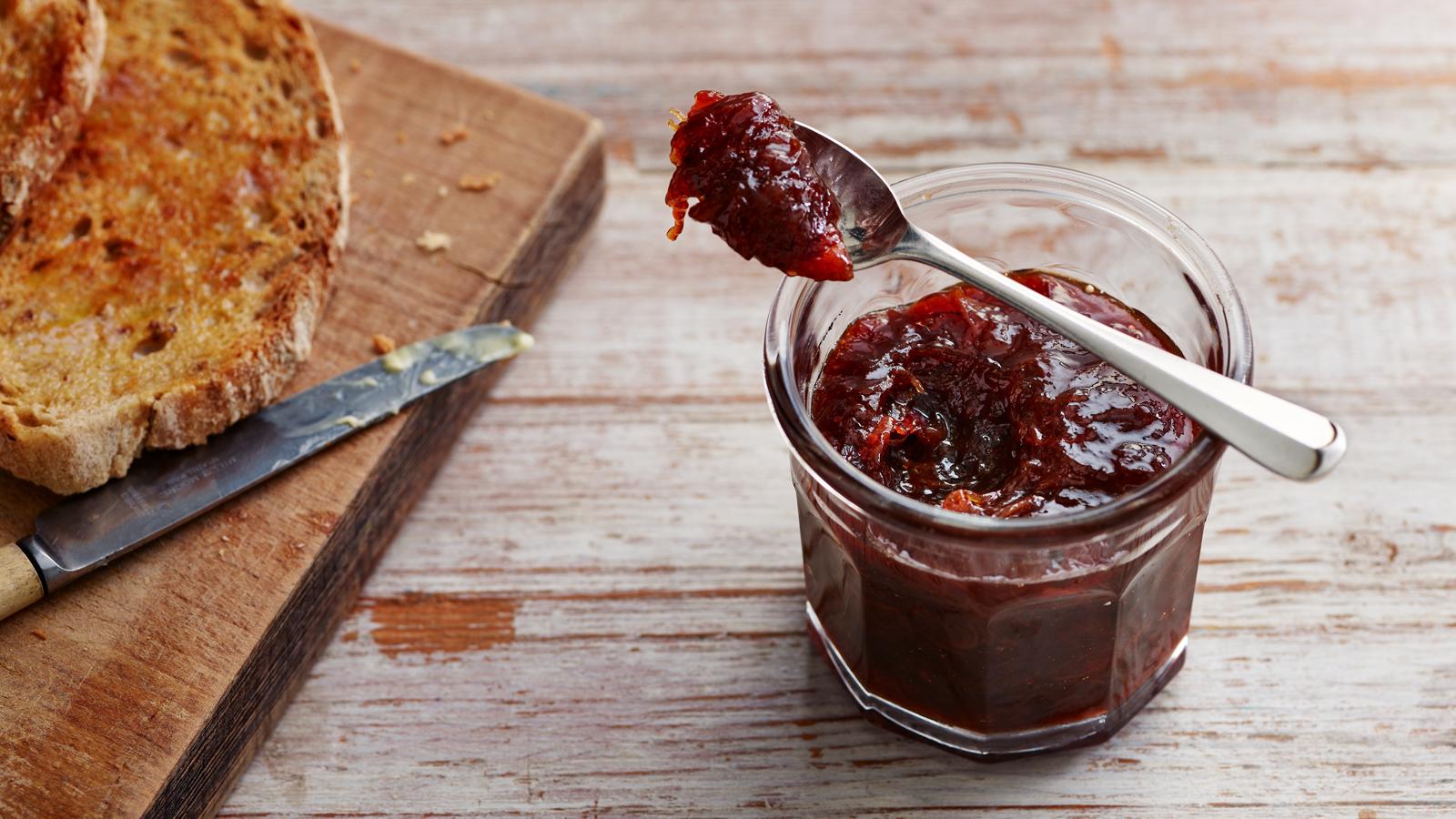 Rhubarb and vanilla jam