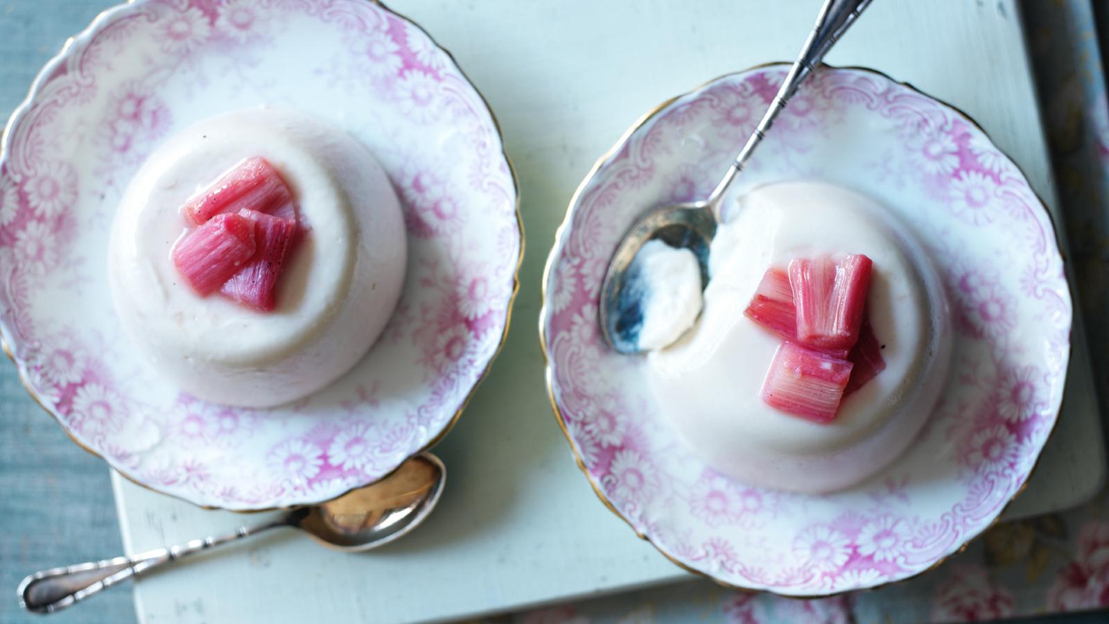 Rhubarb panna cotta with roasted rhubarb