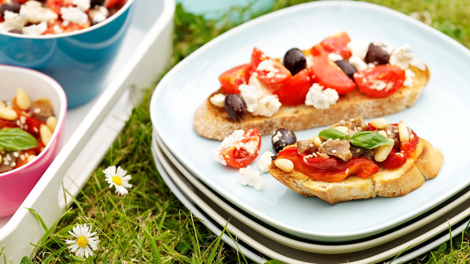 Roasted red pepper bruschetta