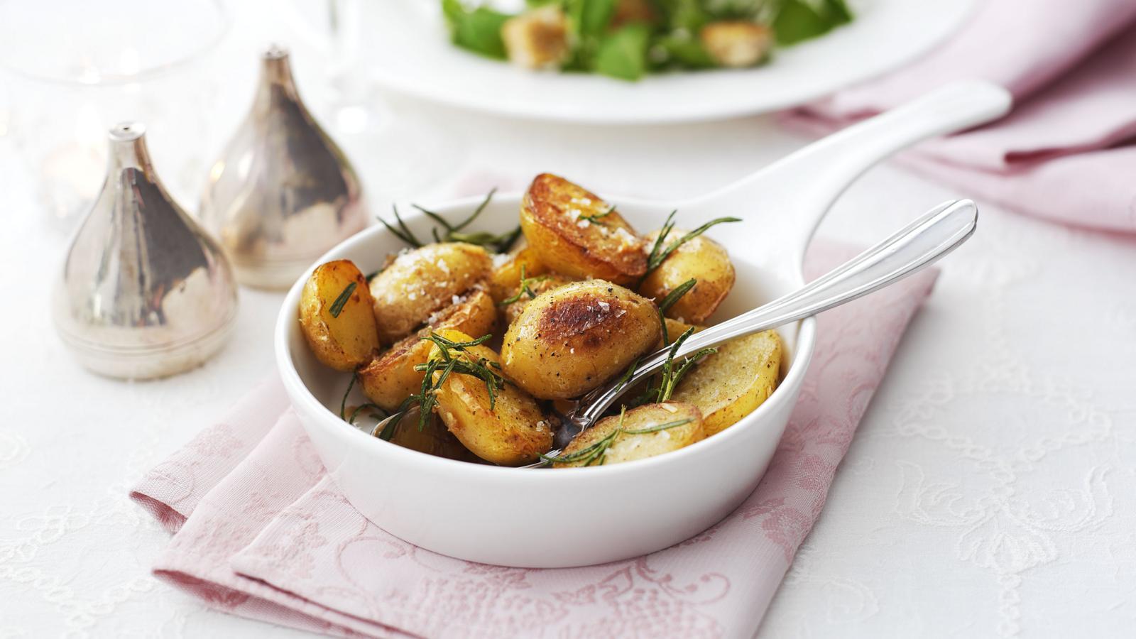 Sautéed potatoes with lemon and rosemary