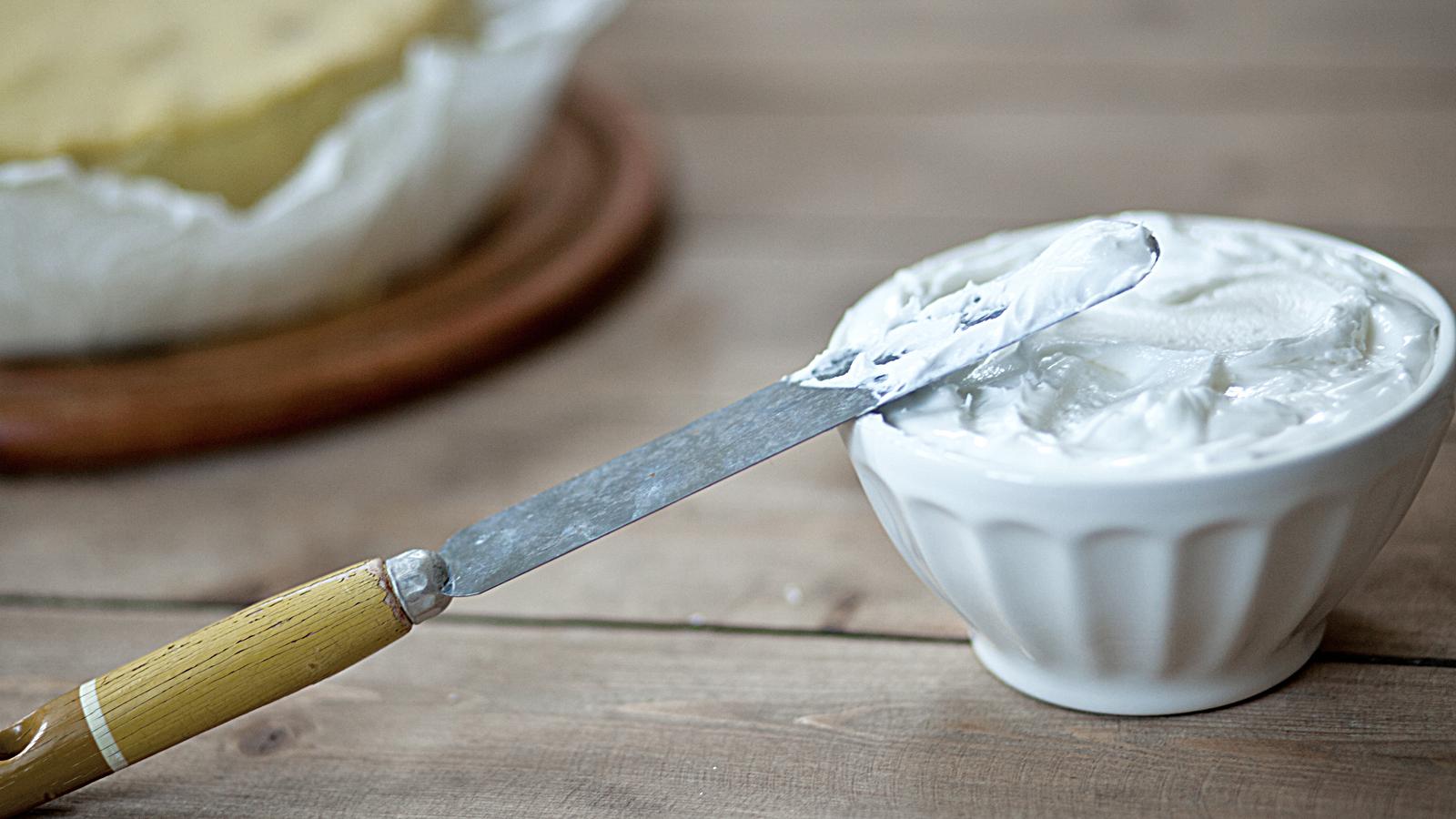 Mary Berry's royal icing