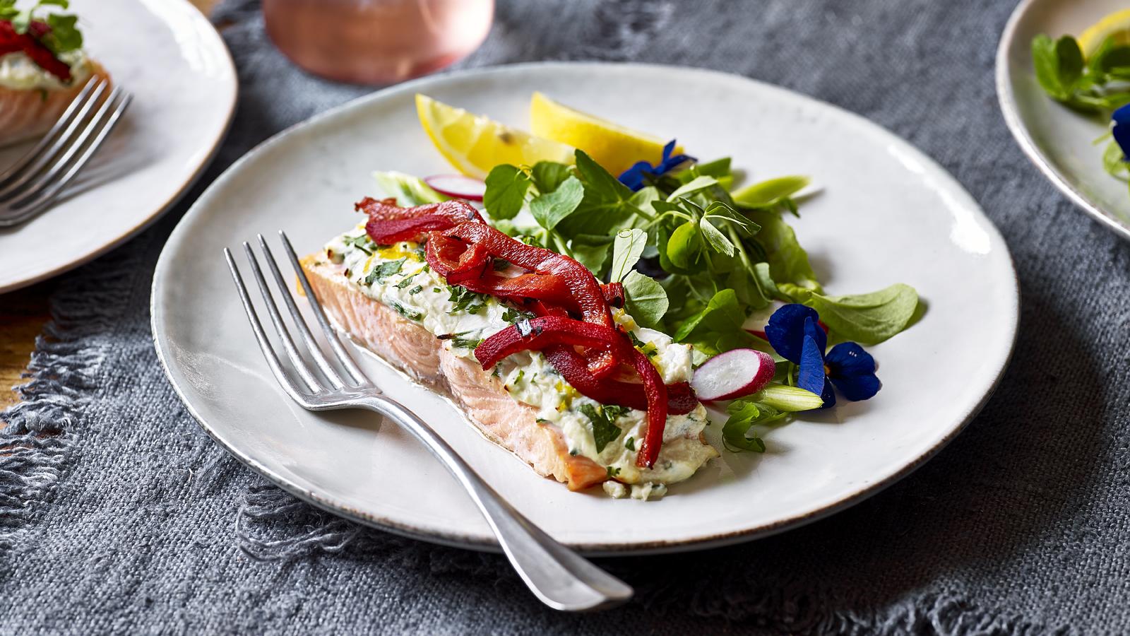 Salmon fillets with herbs and red pepper