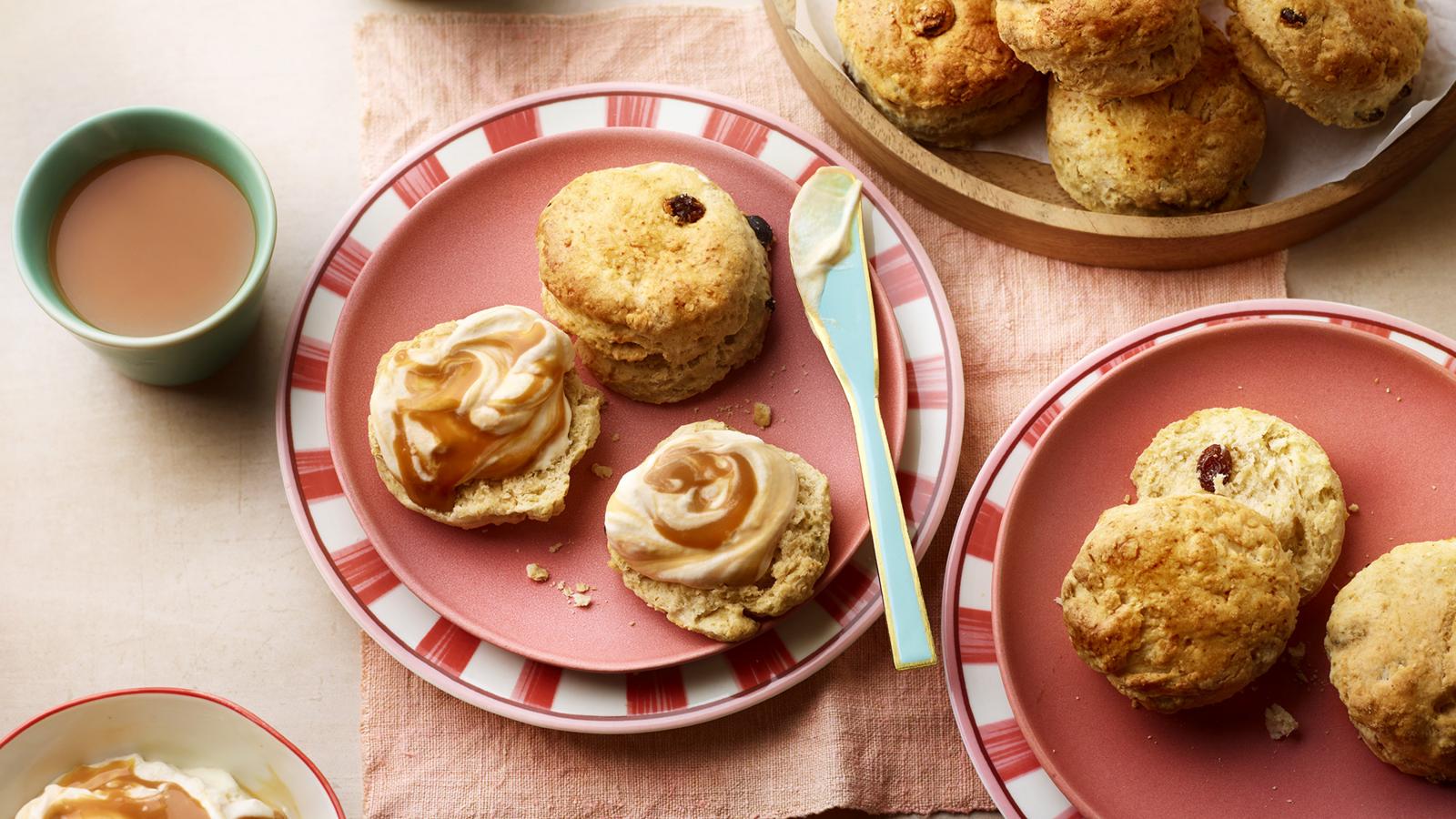 Scones with dulce de leche