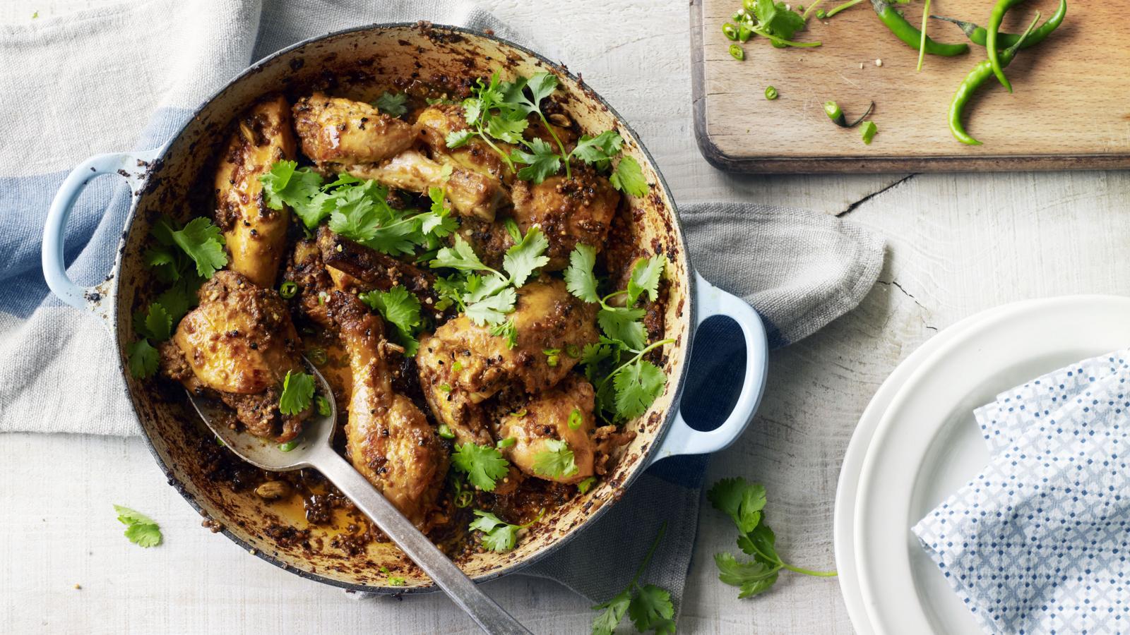 Chicken curry (shorshe murgi)