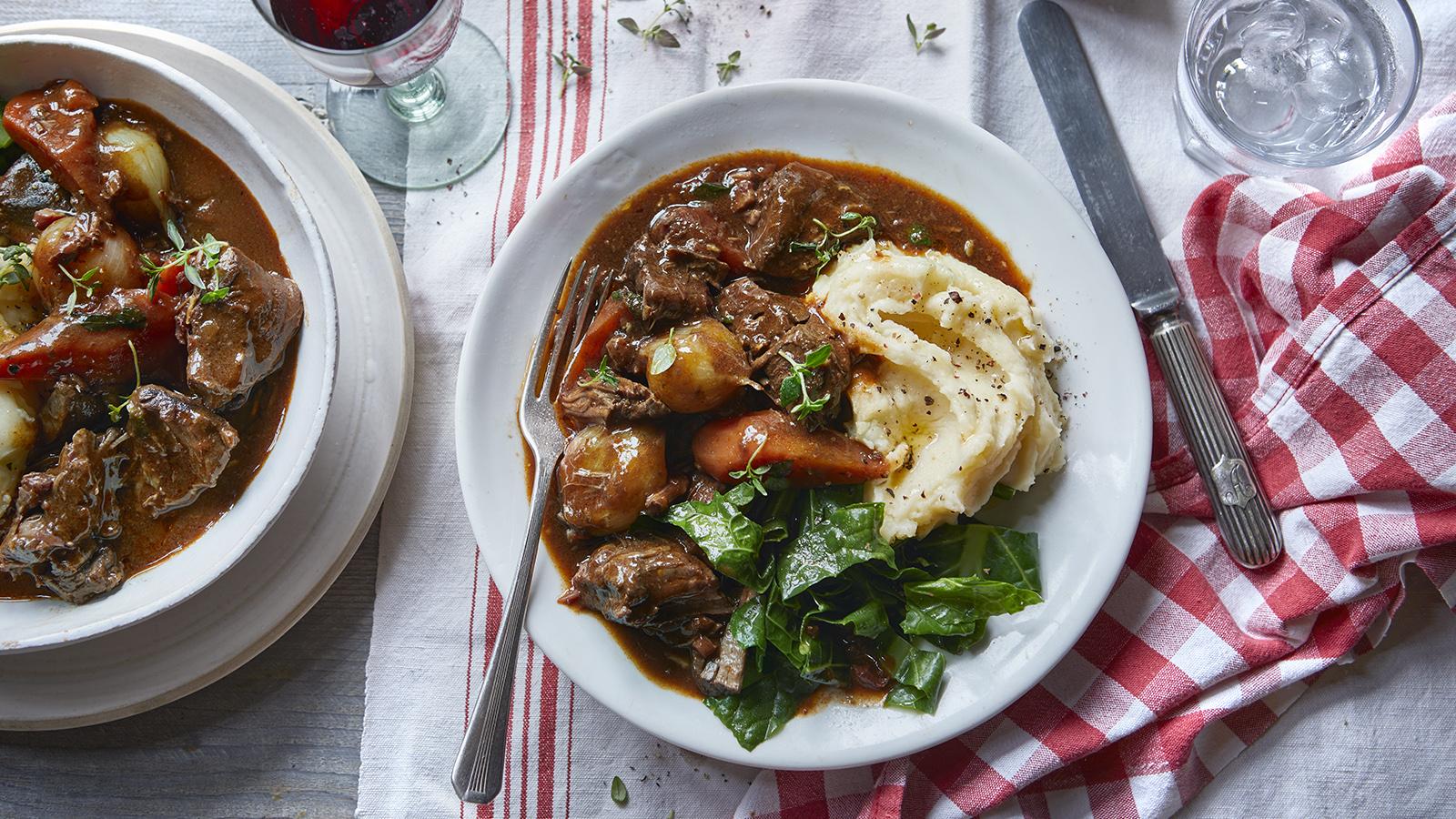 Slow cooker beef bourguignon 