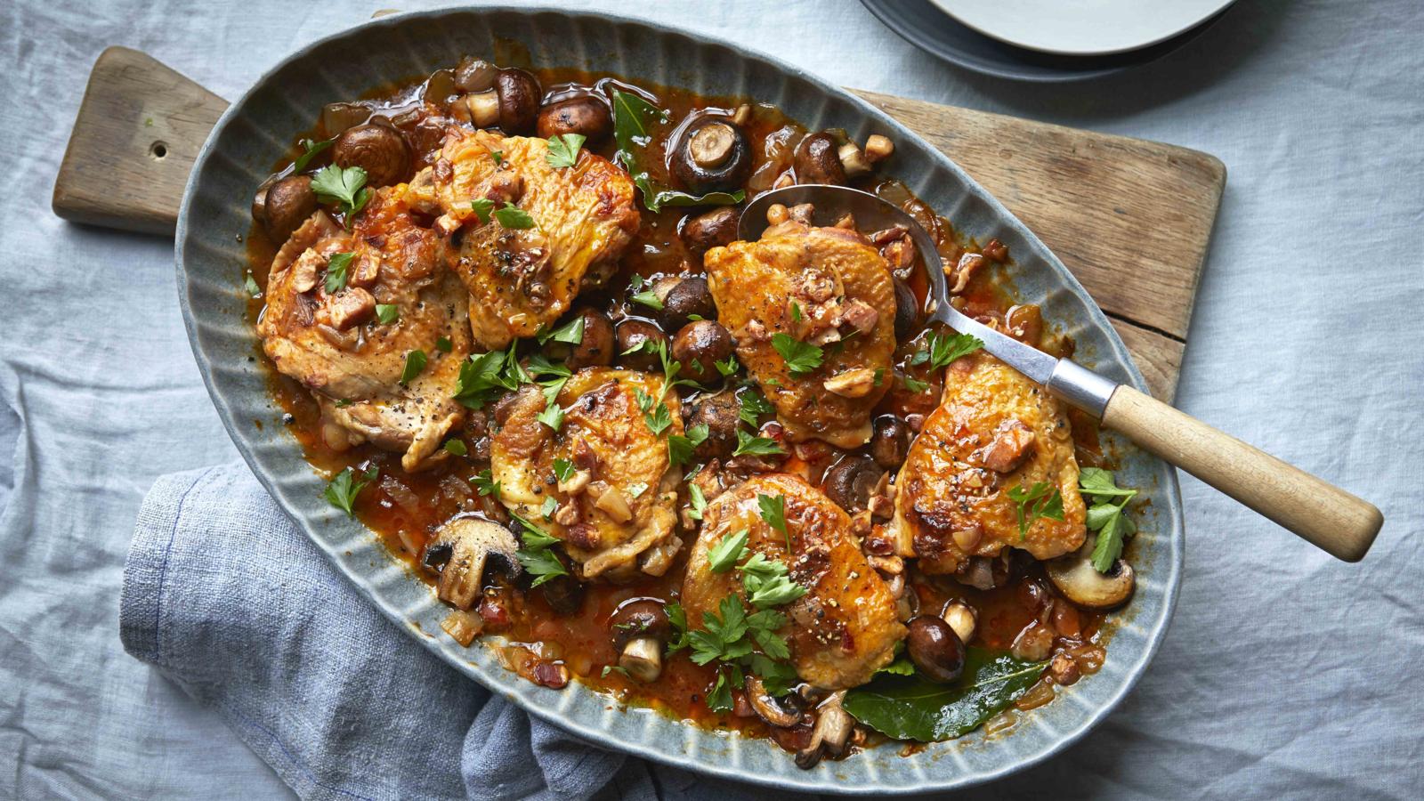 Slow cooker chicken chasseur 