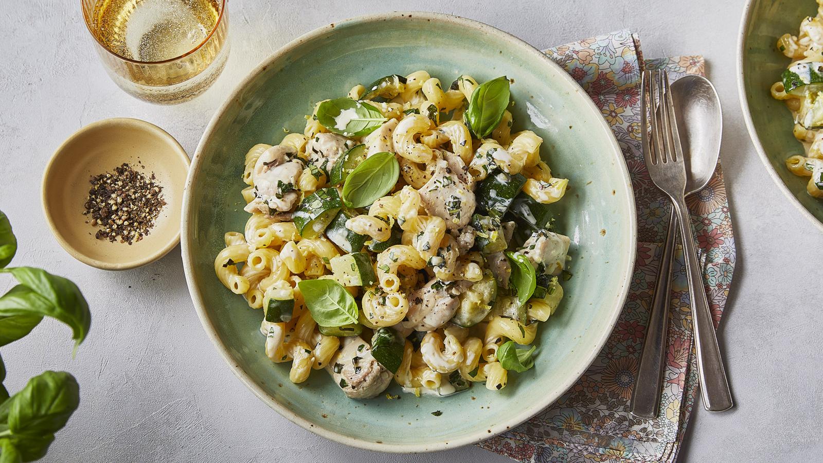 Slow cooker creamy chicken, lemon and basil pasta 