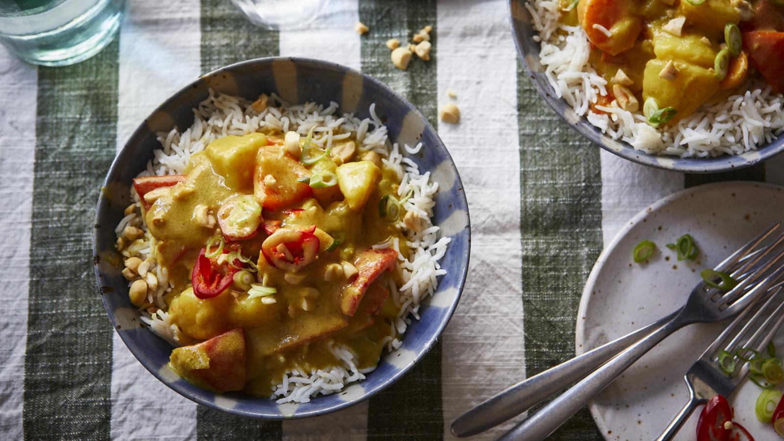 Slow cooker vegetable curry 