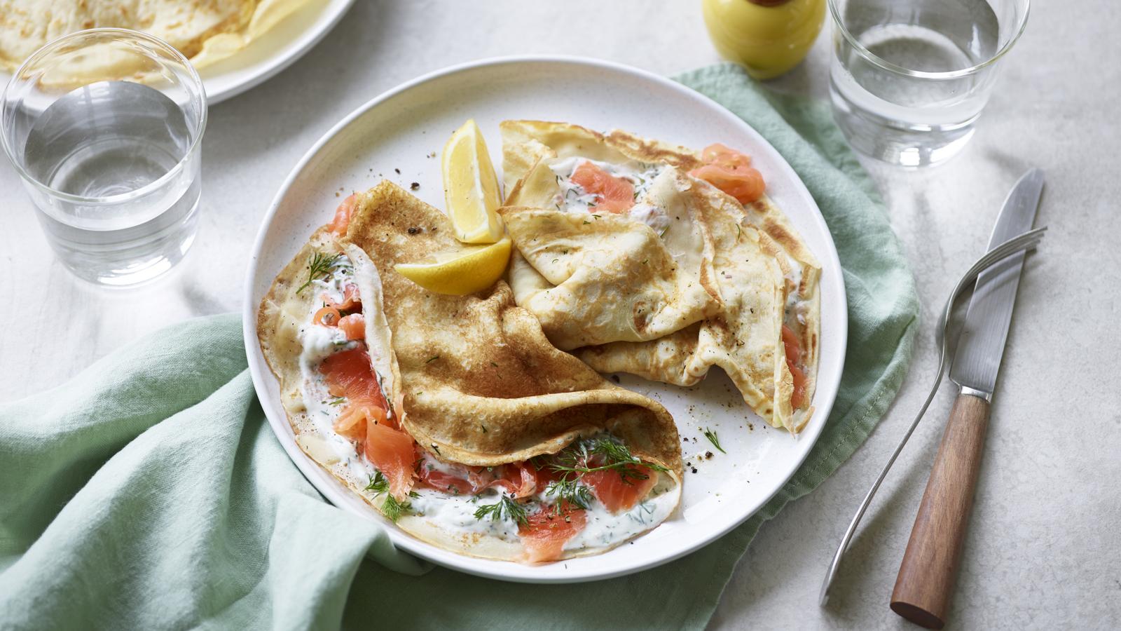 Smoked salmon crêpes