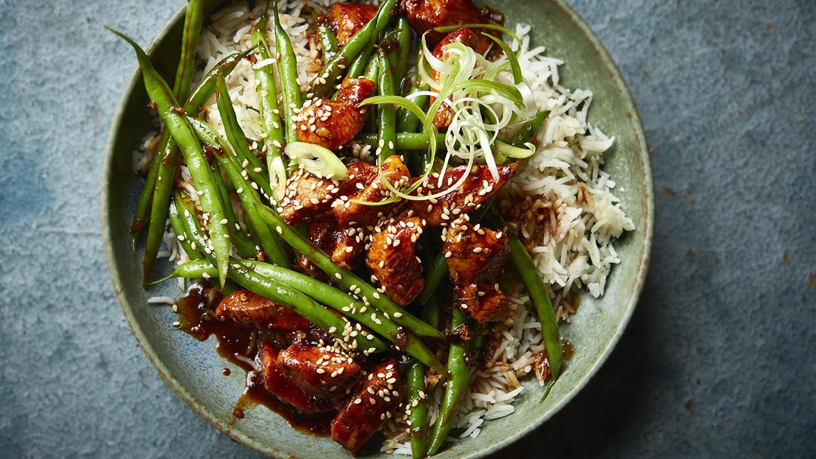 Soy-braised chicken and green beans