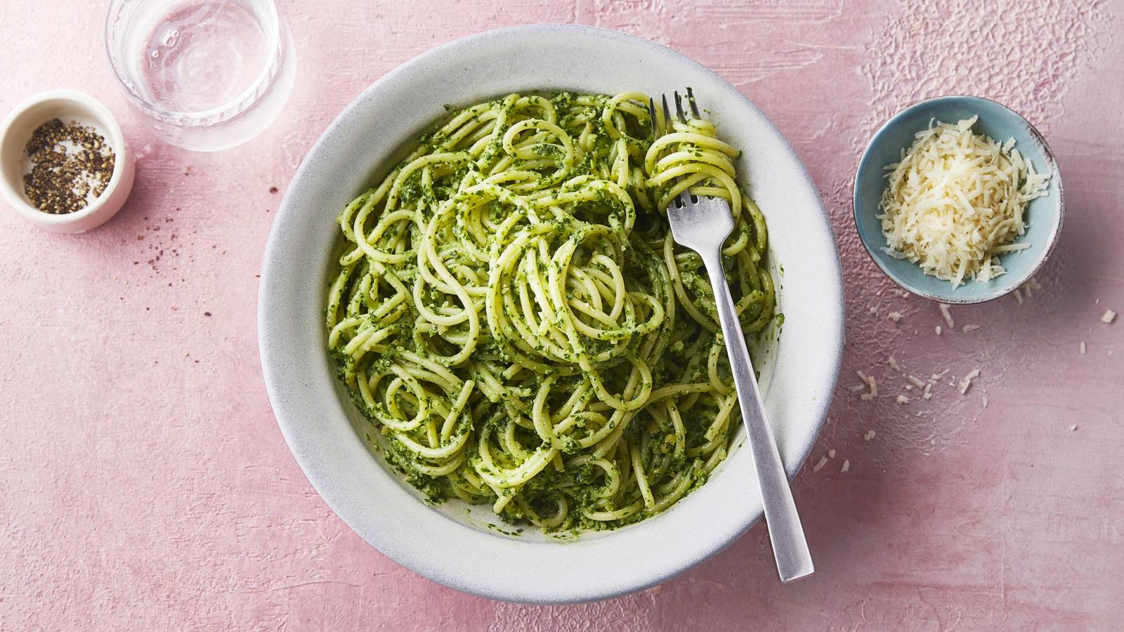 Kale and peanut pesto spaghetti