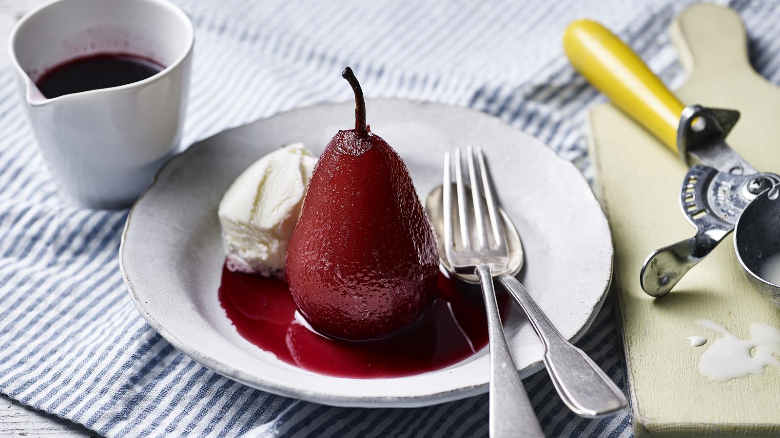 Spiced Blackberry Pear And Apple Pavlova Recipe Bbc Food