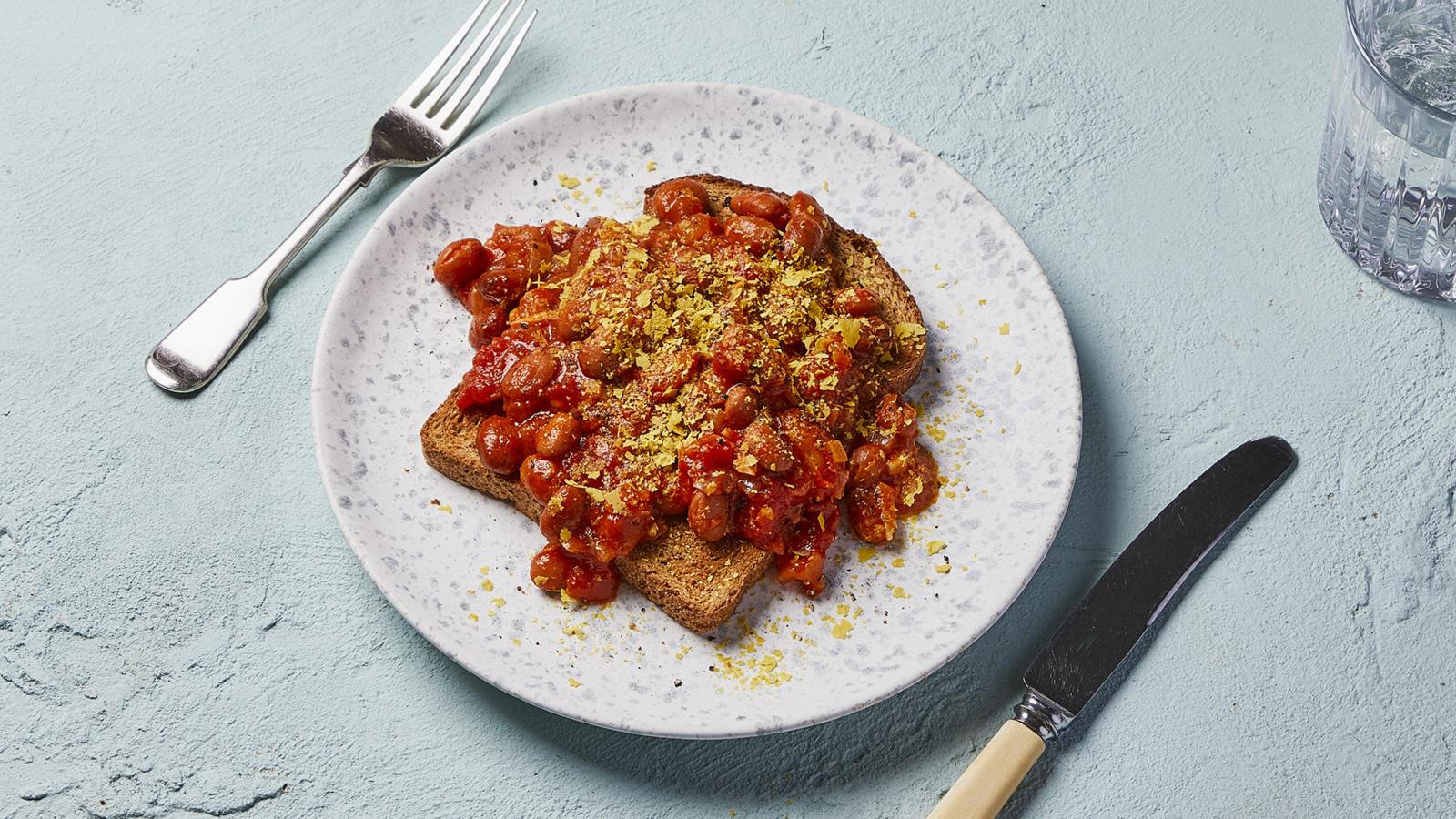 Spicy baked beans on toast