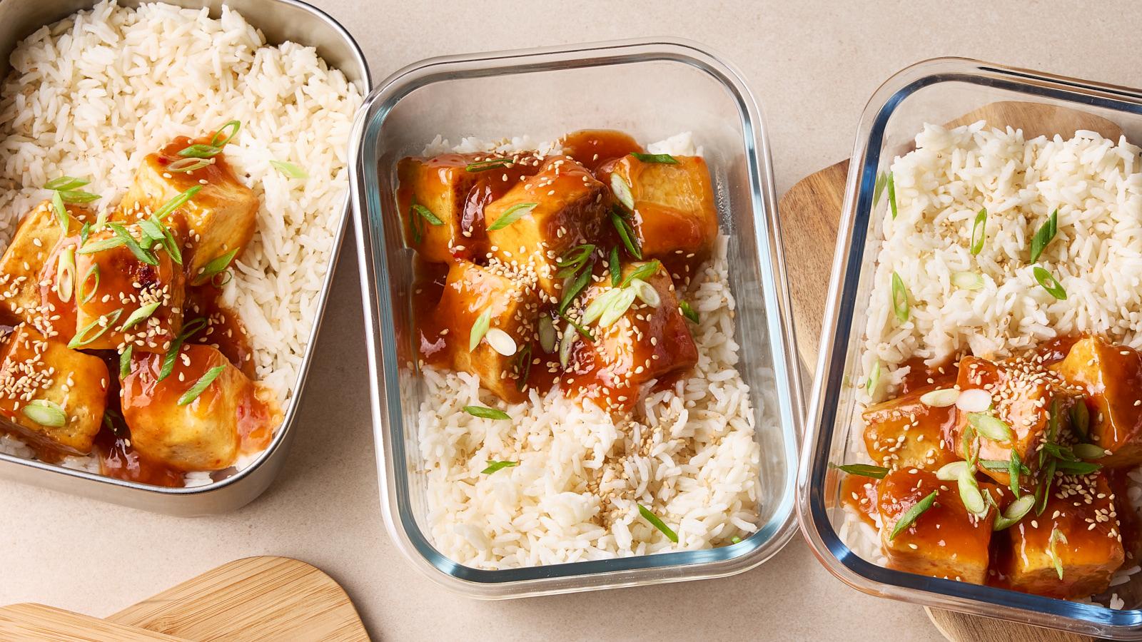 Sriracha ‘honey’ tofu rice bowl 