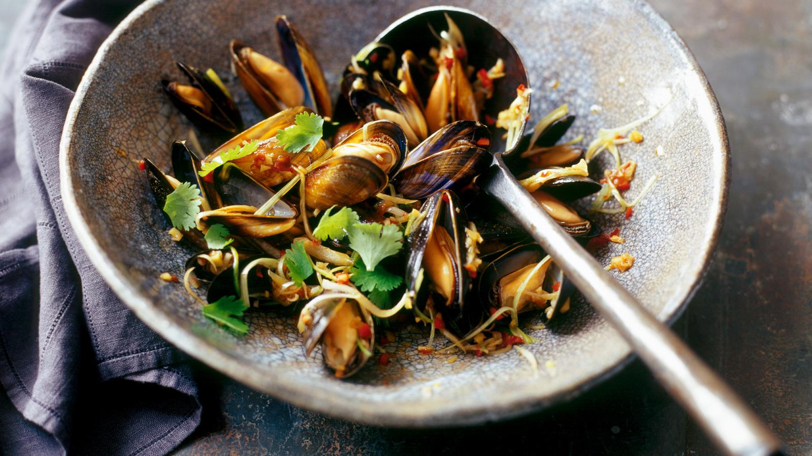 Steamed mussels