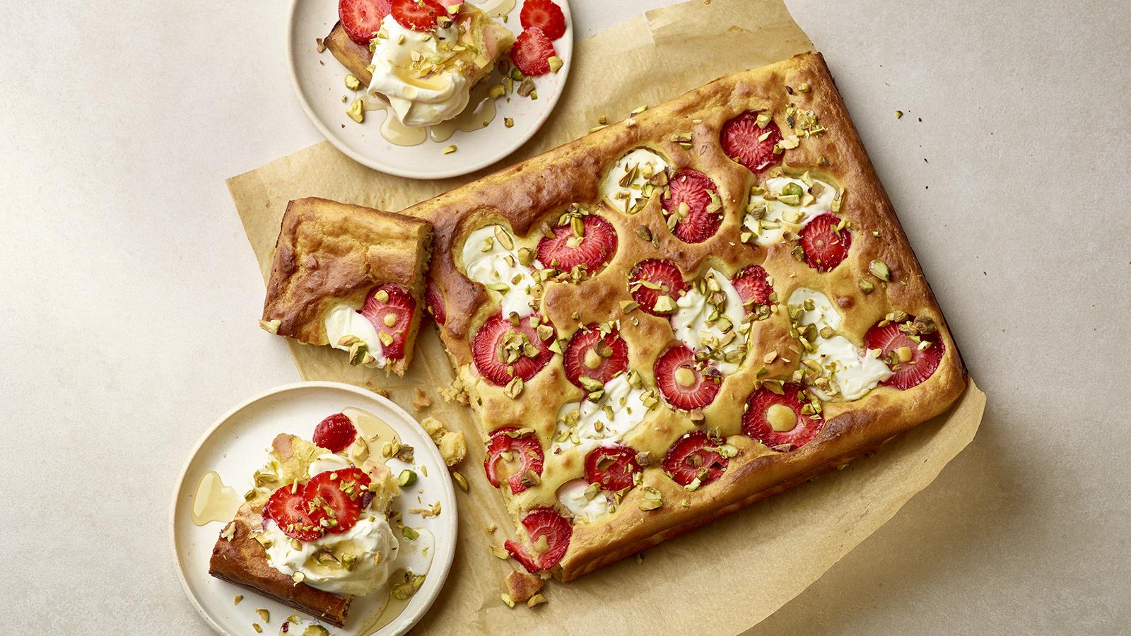 Strawberry and pistachio traybake pancakes
