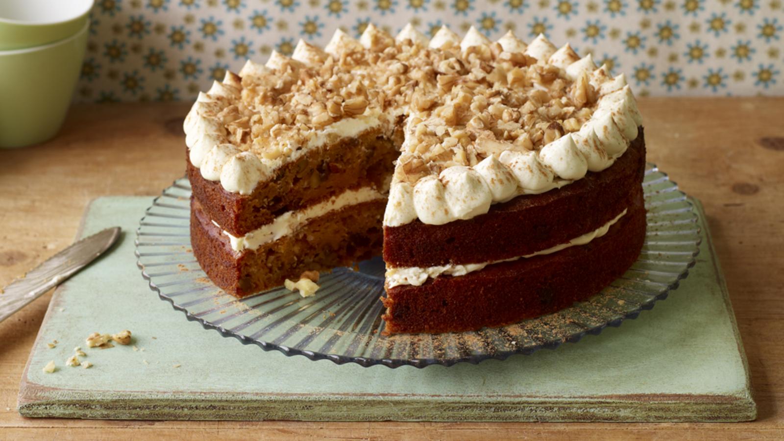 Reduced-sugar carrot cake