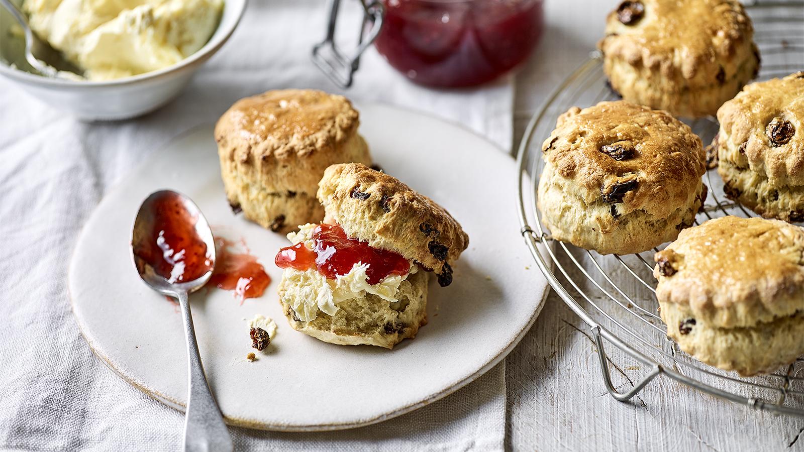 Easy fruit scones