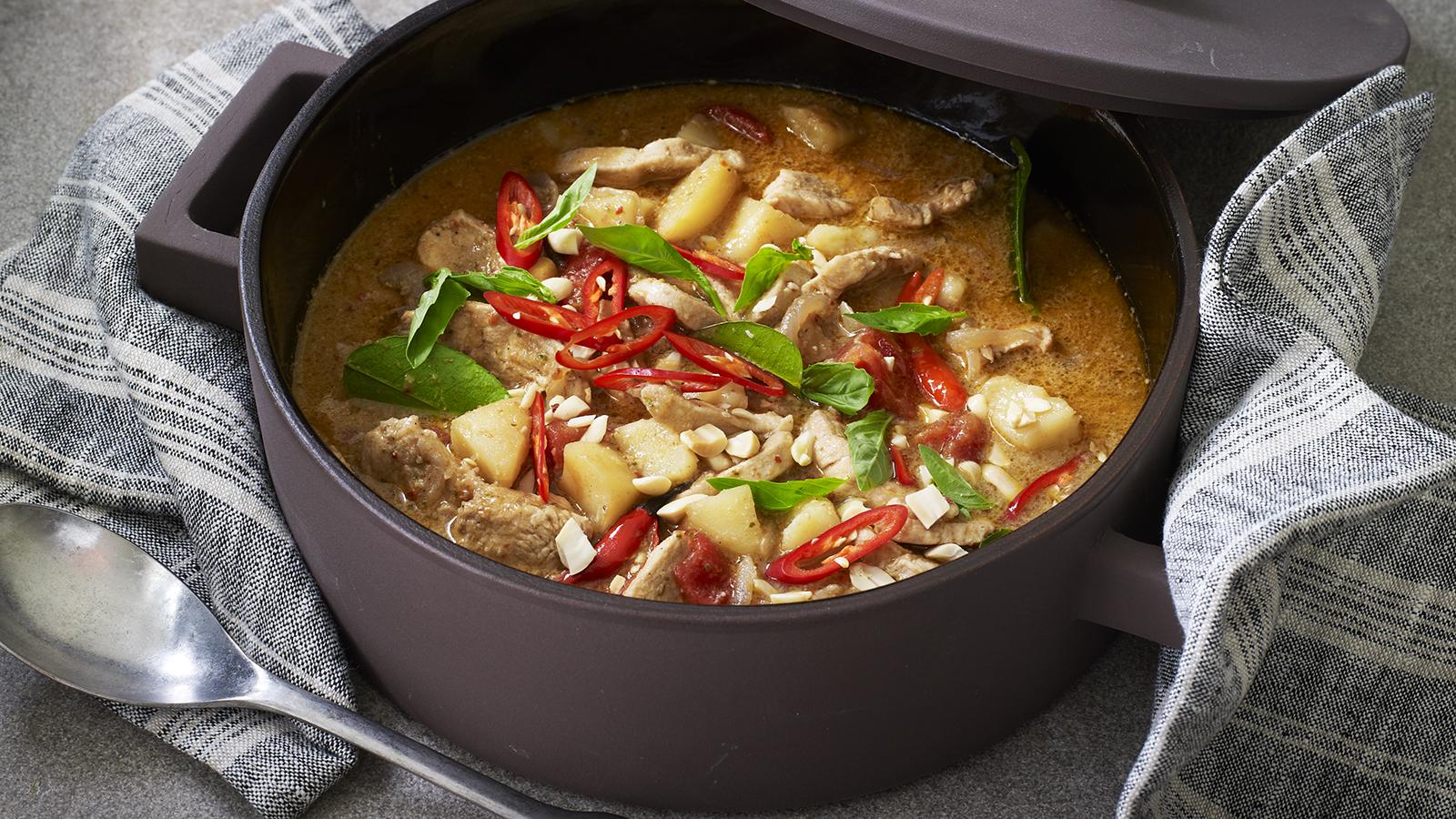 Thai Massaman Chicken Curry Recipe - BBC Food