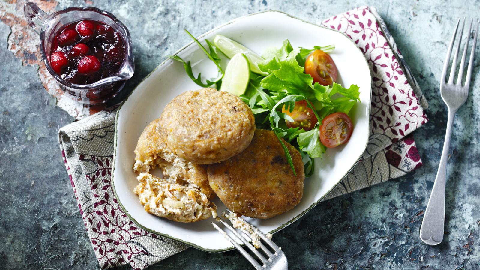 Tofu croquettes with cranberry sauce