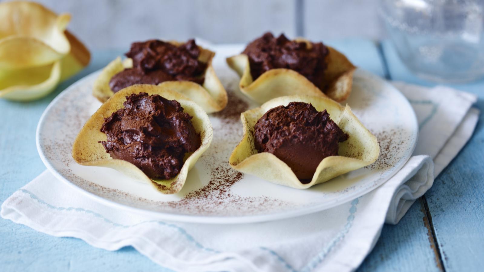Tuiles with chocolate mousse
