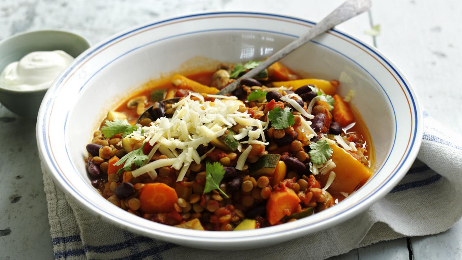 Easy vegetarian chilli recipe - BBC Food