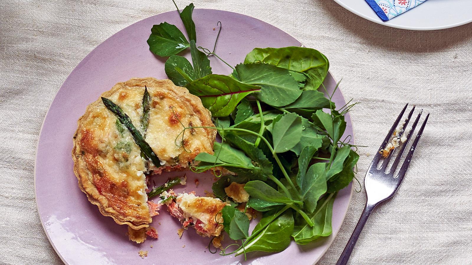 Wild salmon and asparagus quiches