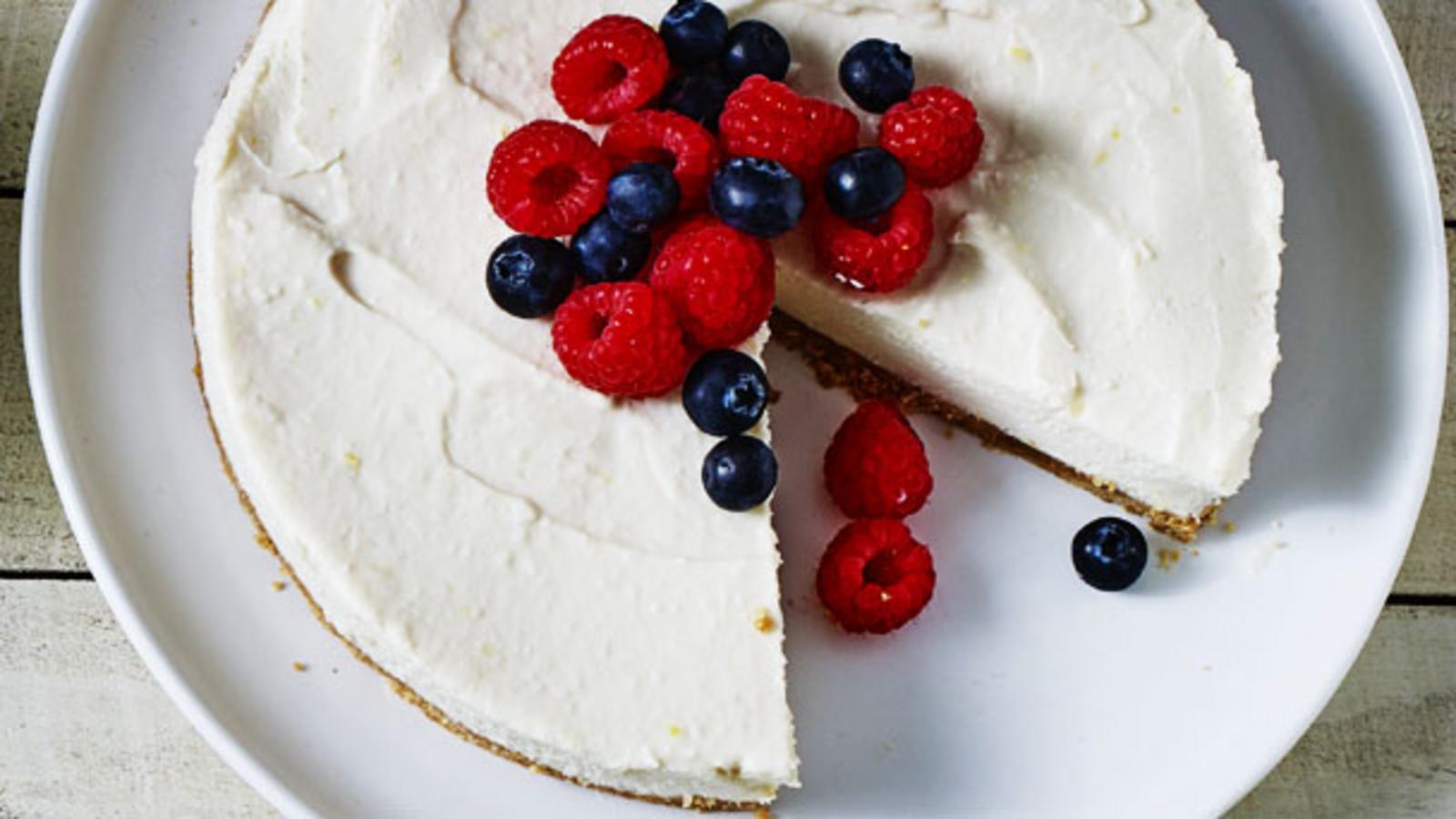 Vegan lemon cheesecake