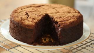 Beetroot chocolate cake recipe - BBC Food